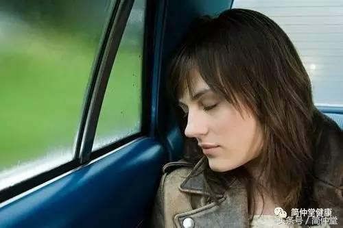 牙膏的妙用,牙膏的妙用洗白衣服