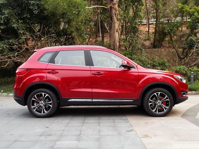 一汽森雅r7油耗多少正常,森雅r7和宝骏510哪个好