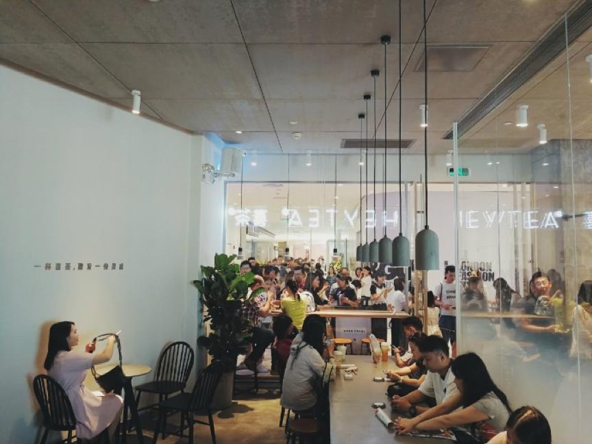 排队两小时的喜茶,星巴克喜茶盈利对比