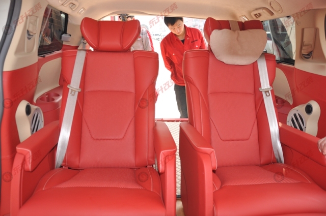 丰田塞纳柚木色耐磨地板,丰田塞纳航空座椅星空顶木地板