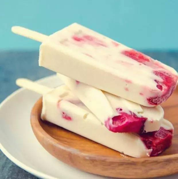 周末，宅在家里不如开始做冰棒吧！想吃什么口味自己选，这个夏天才不算浪费！