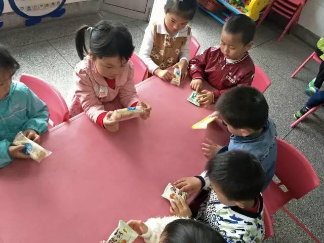 五月的小可爱们视频,五月可爱的小宝宝