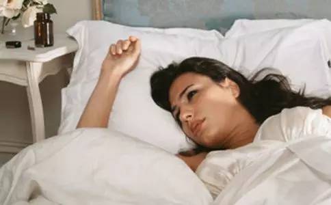 卵巢保养手法和肠胃保养的不同,睡前一个动作改善卵巢保养