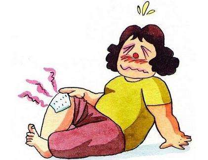 颈椎病压迫神经导致胸闷的危害,颈椎压迫神经拍ct还是核磁共振好