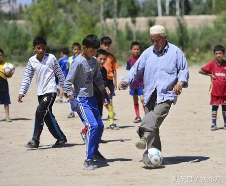 新疆足球新纪元,新疆是中国足球的希望
