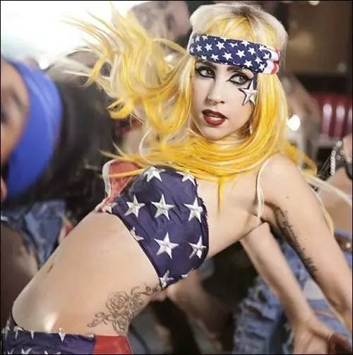 某网红穿国旗装蹭戛纳红毯,戛纳红毯穿衣乱象