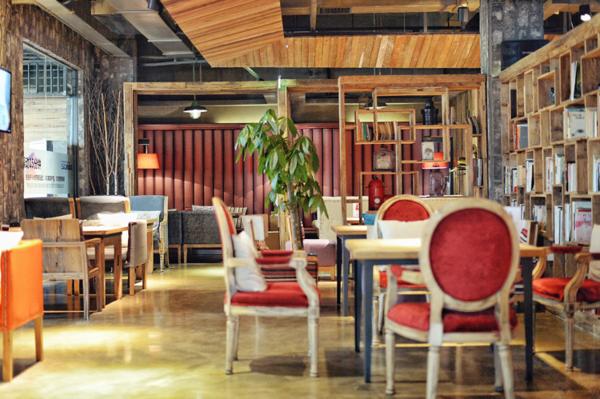 邱莹莹应勤初次咖啡馆见面,欢乐颂邱莹莹咖啡馆瑞幸