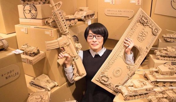 给自己一个买买买的理由,日本小姐姐把快递纸箱玩出了新花样!