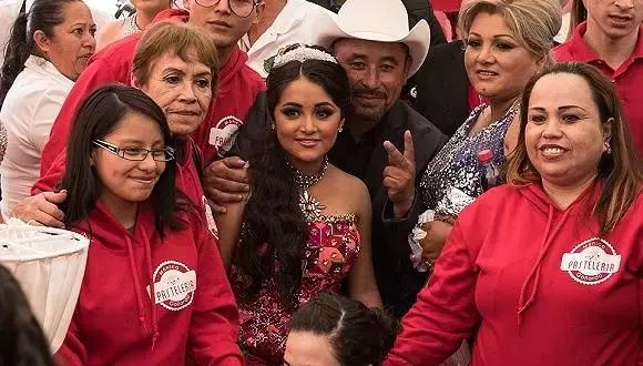 就发了一条Facebook，全国人民为她庆生