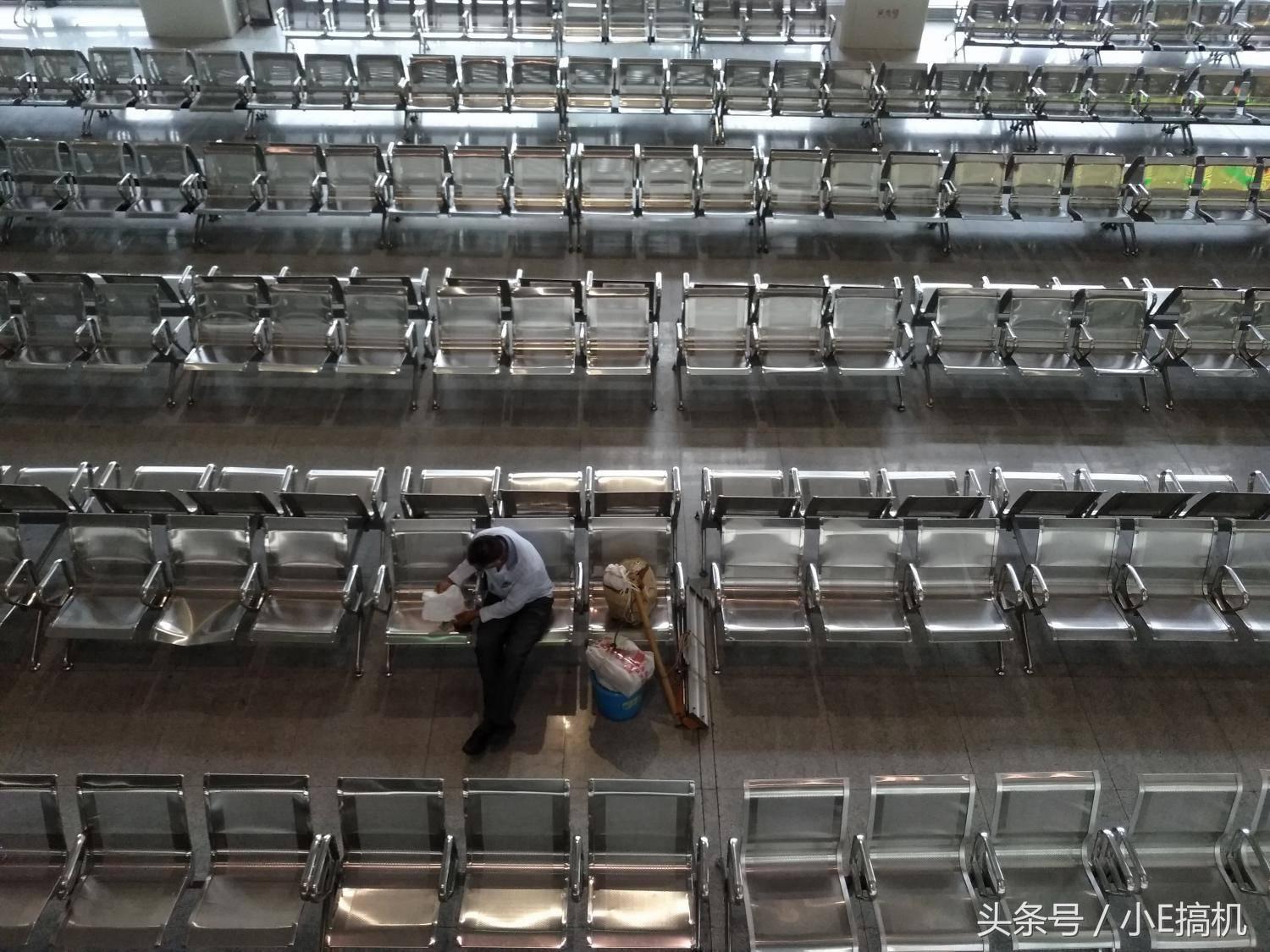 锐丽异类还是脱离主流？坚果Pro深度测评