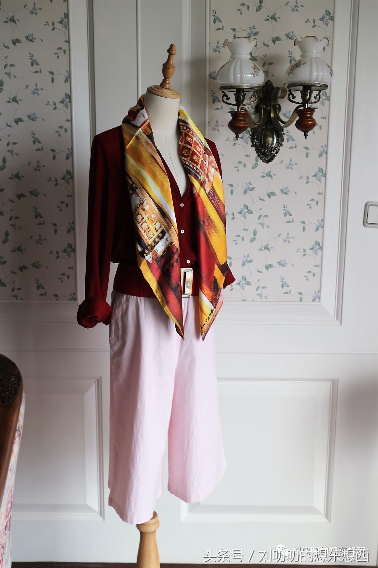 一身红可以很霸气也可以很妖娆-一日一Look素色衬衫四