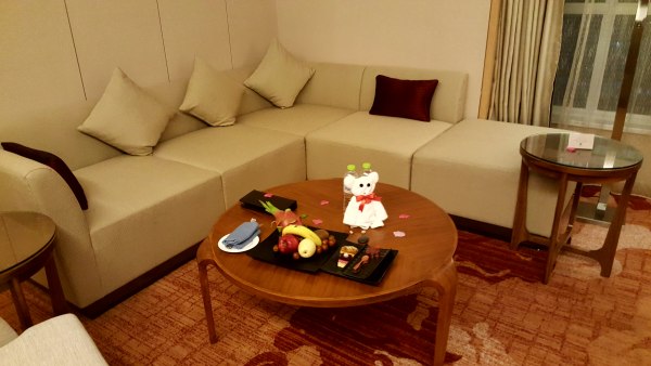 怎么免费入住五星级酒店,如何用最低的价格装修一个店