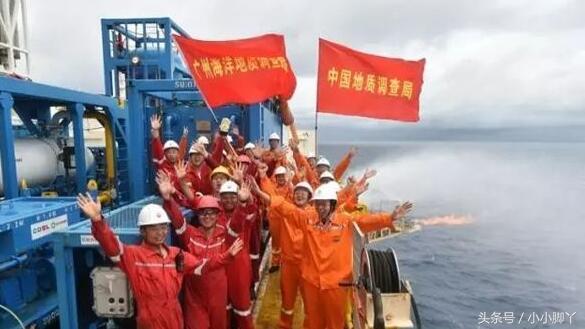 可燃冰与普通能源相比有什么优点,可燃冰是怎么样形成的有哪些优点