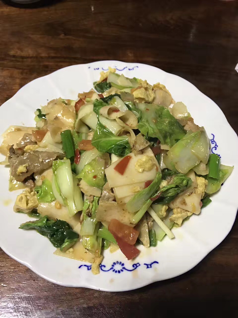 除了发呆撸猫，腾冲还可以让我们的味蕾爆炸