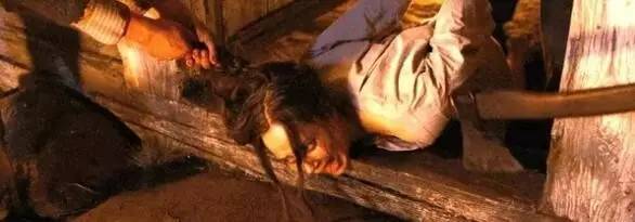 再现地狱！扣眼掏肠、滚水刮皮、焚烧幼童，这只是真实的十分之一