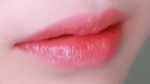 几百块可能买不到好的口红,十支口红够用吗