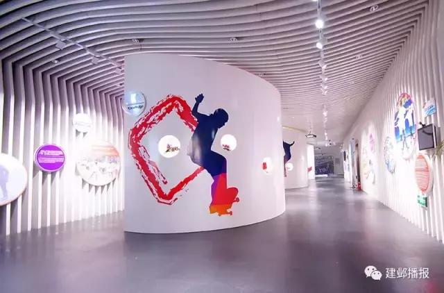 漫步南京钟山风景区,南京奥林匹克博物馆夜景