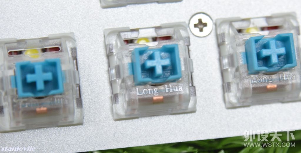 腹灵光轴机械键盘怎么样,红轴104机械键盘测评