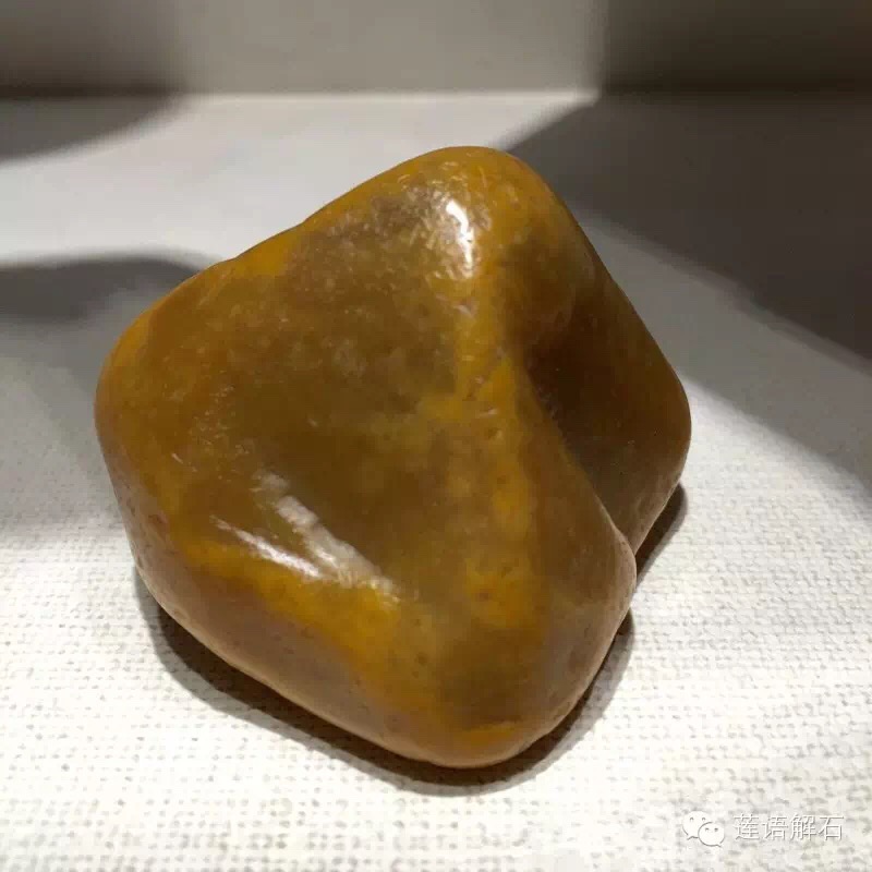 昌化田黄石与寿山田黄石哪个更好,寿山田黄石和昌化田黄石哪一种贵