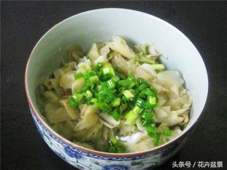 嘴馋了，摘盆花儿来尝尝，第一盆花卉佳肴就闻所未闻