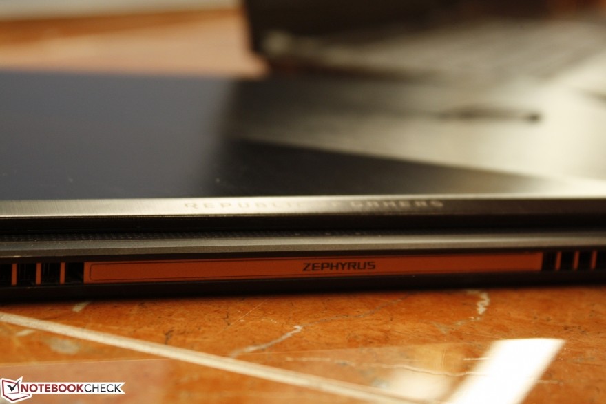 比雷蛇更好的产品,华硕rog月刃对比雷蛇