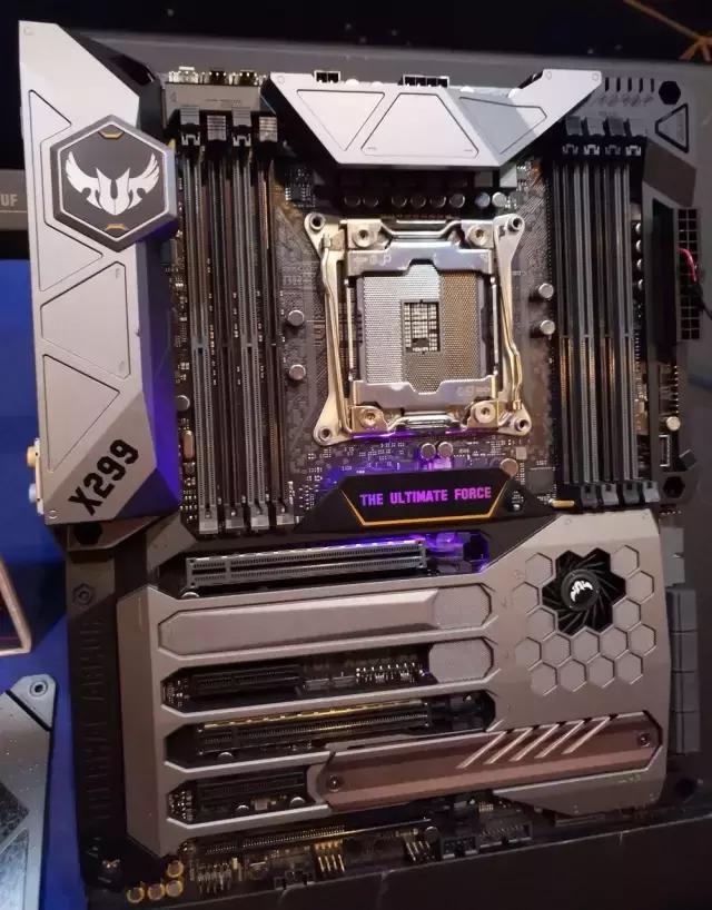 MC带你逛ComputeX：ASUS敲响高性能乐章