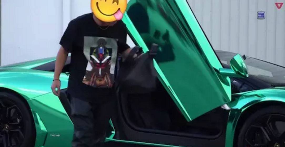 大学中肯定有这7潮人!土豪级的、省吃俭用的、还有买假货?