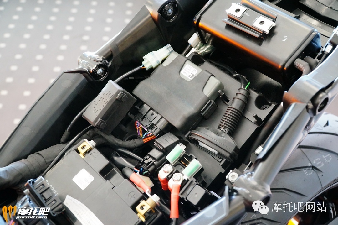 濂ュ湴鍒﹌tm1290superdukegt,ktm宸ュ巶鍦ㄥゥ鍦板埄鍝噷