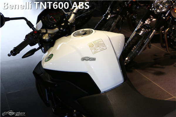 黄龙600和正常四缸,黄龙600新款对比老款