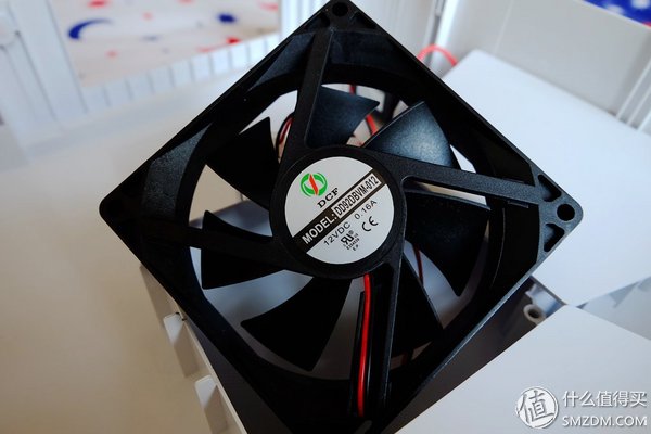 【良心定价的网吧利器,槽点需改进】惠科HKCX320曲面一体机拆机、升级配件及评测