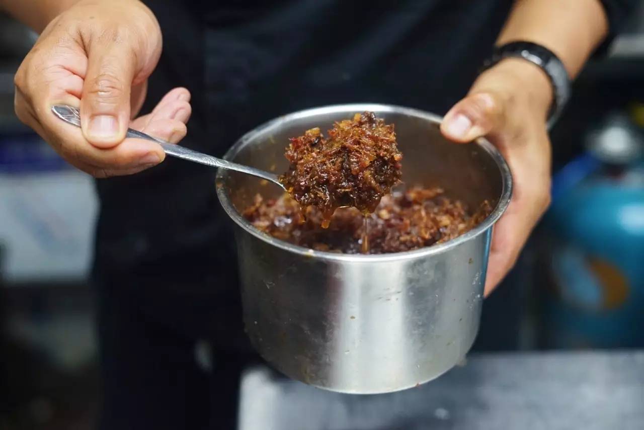 6张桌子,2个包厢,城南这家连导航都搜不到的私房小馆子,却藏着《食神》级别的蛋炒饭……