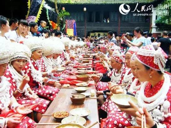 去旅游贵州必吃的地方,贵州少数民族传统节日