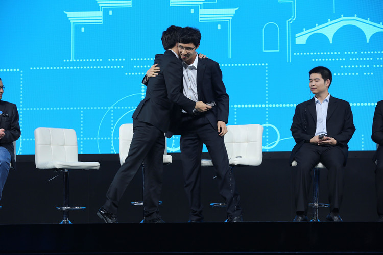 最终，柯洁和AlphaGo分别踏上各自的旅程