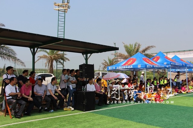 吴川市2017年小学生足球联赛开幕