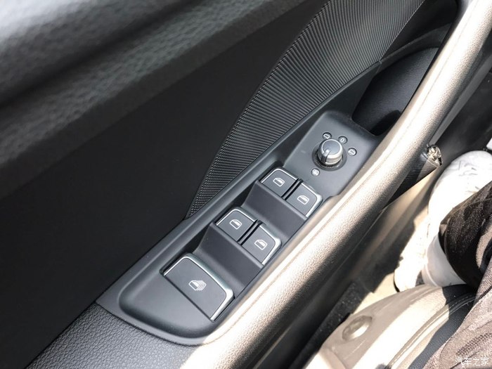 奥迪a32022款两厢,奥迪a345tfsi