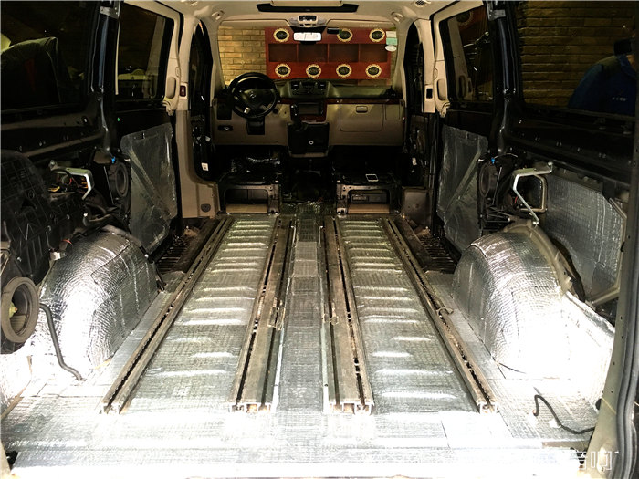 奔驰唯雅诺商务车座椅改装,奔驰移动总裁办公室