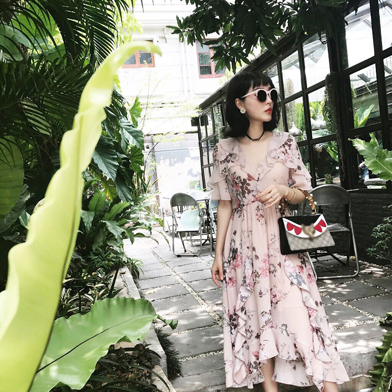 女士秋天连衣裙30-40岁,秋天必买的4款连衣裙时髦又好看