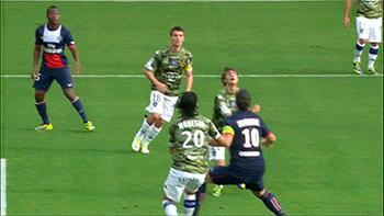 盘点绿茵场上的精彩集,比武打片还精彩的格斗比赛