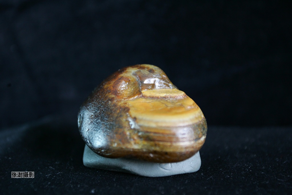 嫩江玛瑙多出自砂场为了得到玛瑙石总有人请求免费干活