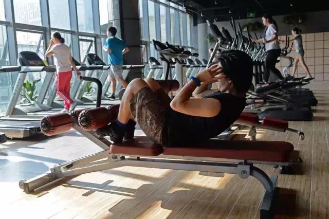 南京怎么能月入2万,南京月入过万生活水平