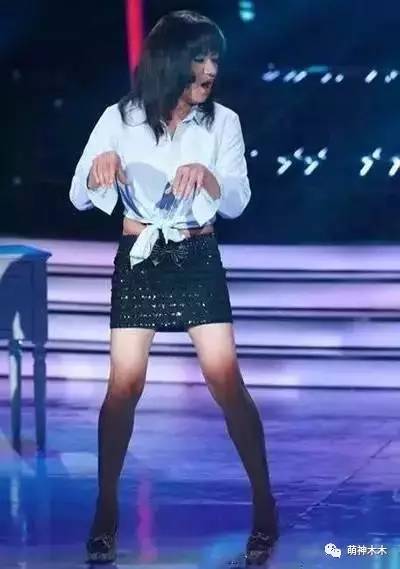 跑男团穿高跟鞋，李晨走不了路，鹿晗竟毫无违和感，美成了这样