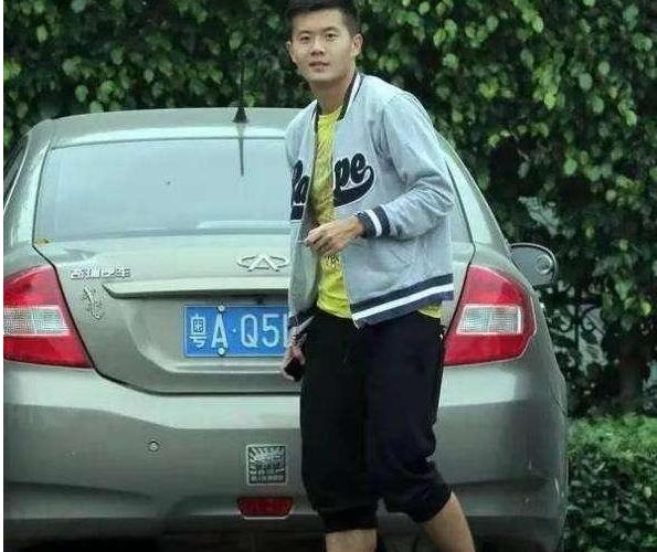中国男足球员的座驾价格,中国男足队友座驾