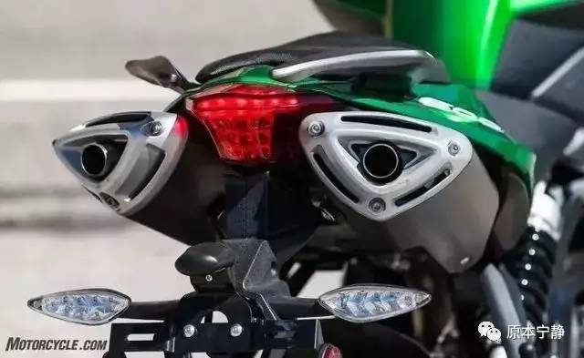 外国人骑新款贝纳利黄龙600,黄龙600和贝纳利是一个车吗