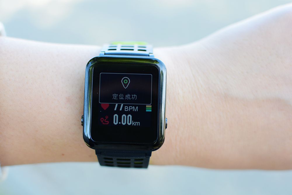 最便宜的独显gps运动手表,唯乐hey3s手表