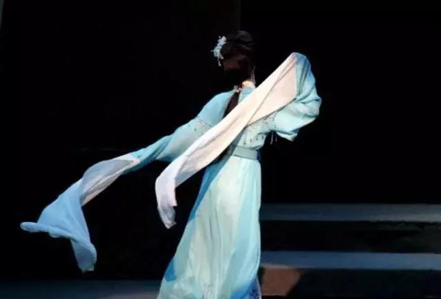 男人不可以只解纽扣，不解风情