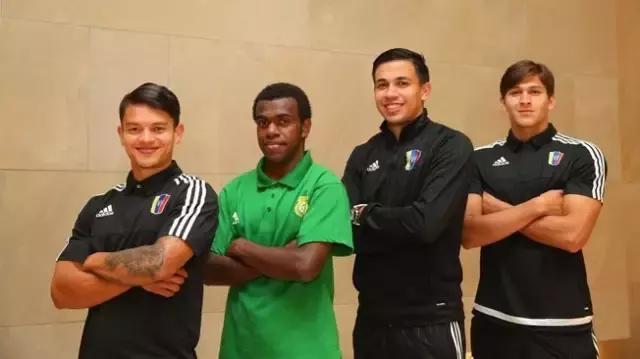 缃楃撼灏斿鍜屽皬缃椾竴璧峰弬鍔犱笘鐣屾澂,缃楃撼灏斿涓庡皬缃楃撼灏斿04骞翠笘鐣屾澂