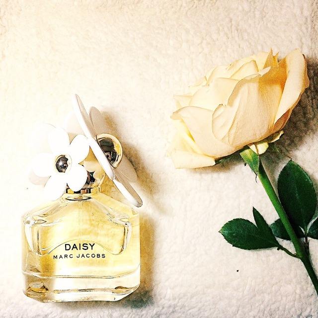 推荐一款少女用的高档香水,blings柏林少女香水哪种味道好闻