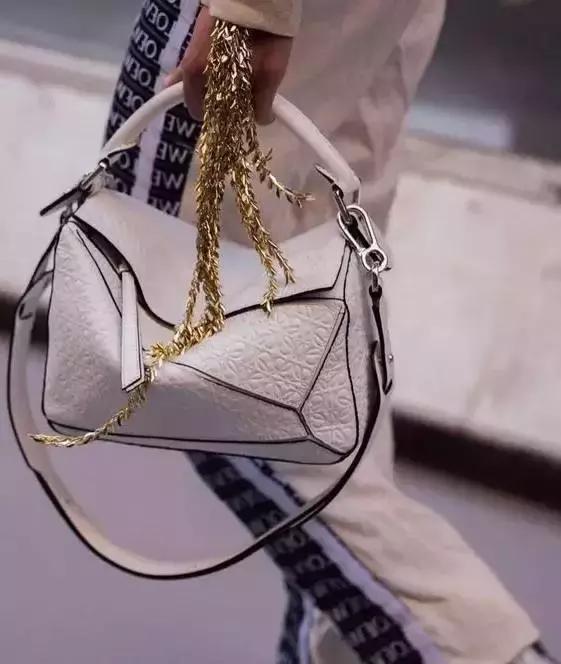 蒋欣背的女包,蒋欣香奈儿包