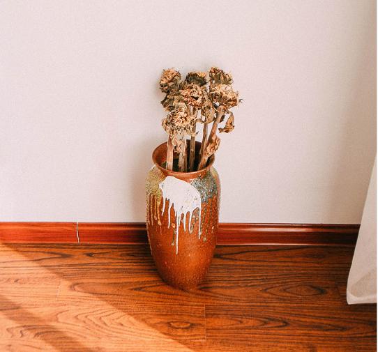 踢脚线和地板要不要留缝,踢脚线和地面缝隙要不要美缝