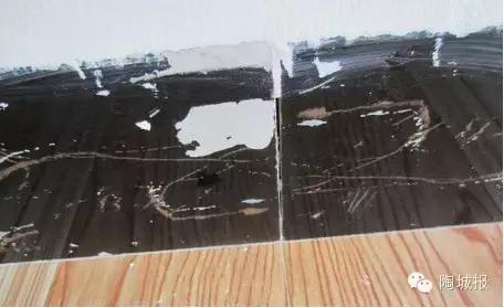 瓷砖贴后“脱皮”！质量问题还是其它原因？